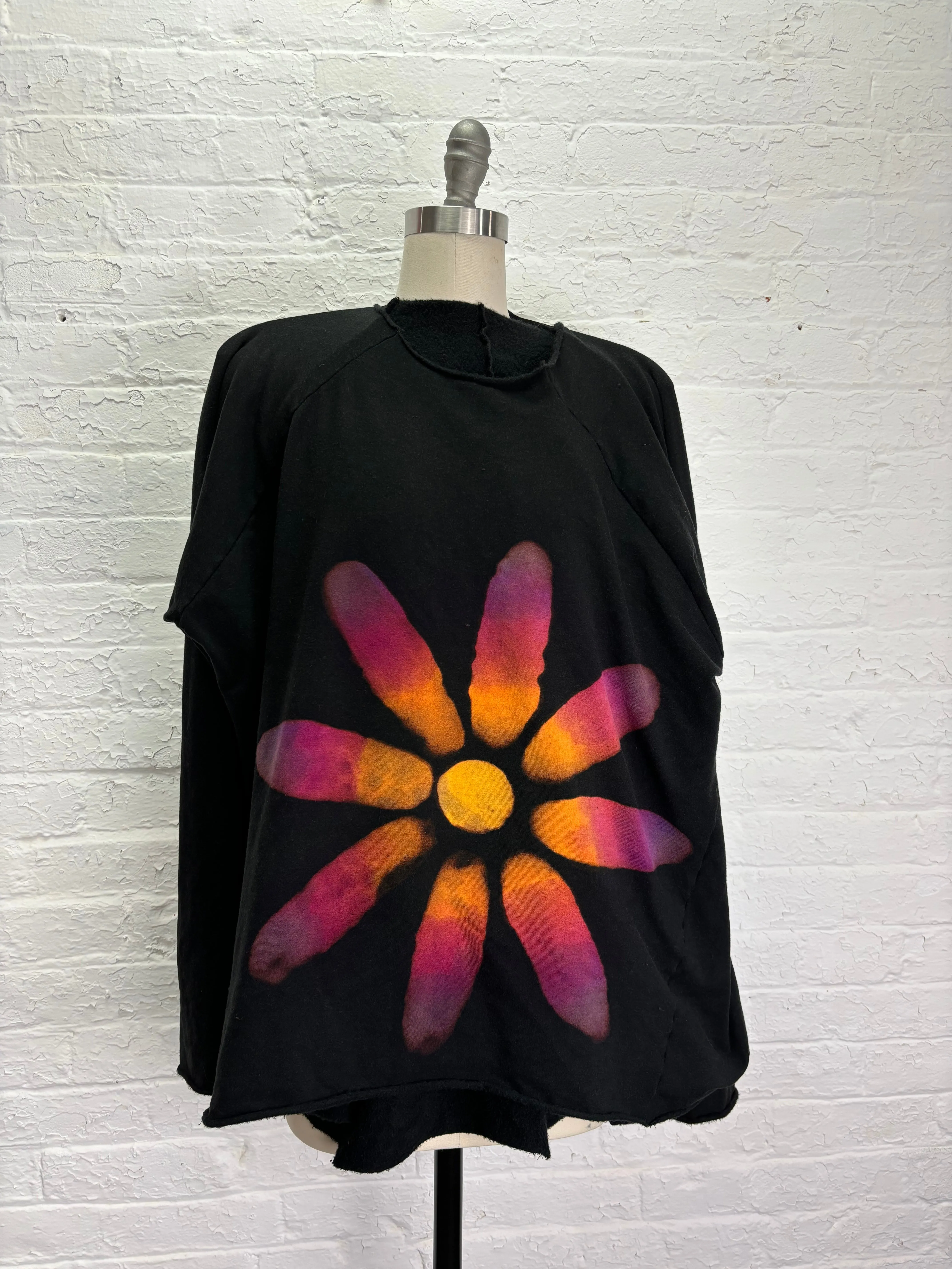 Fleece Raglan Sweatshirt in Bold Daisy - Medium