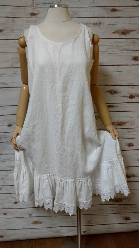 Nicole Slip in Linen Lace Trim, USA